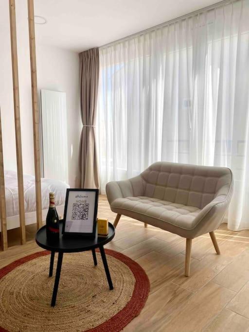 Studio Design Au Centre De แร็งส์ ภายนอก รูปภาพ